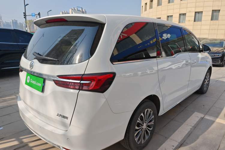 Used Buick GL8 2023 Facelifted Land Cruiser Executive Luxury Version
