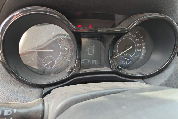 Used JMC Yusheng S350 2016 2.0T Automatic All-Wheel Drive Gasoline Luxury Version with Sunroof 5 Seats
