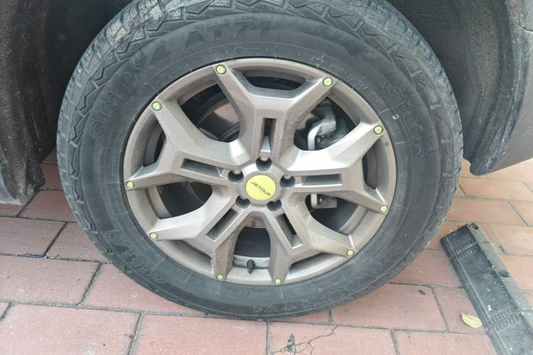 Used JETOUR Traveler 2023 2.0T All-Wheel Drive CrossPRO+ Right Front Wheel Hub