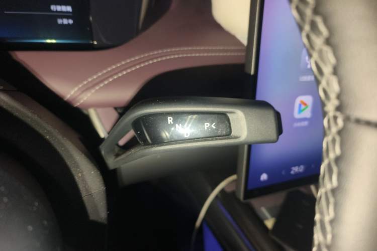 Used Xiaomi Auto SU7 2024 Four-Wheel Drive Ultra-Long Range Advanced Intelligent Driving Max Edition
