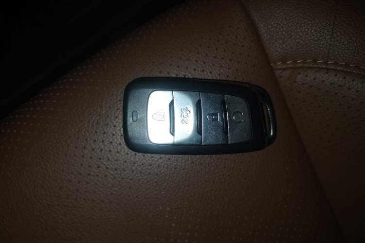 Used Changan CS95 2017 2.0T Four-Wheel Drive SmartDrive Edition
