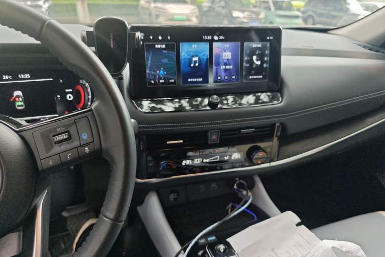 Used Nissan X-Trail 2023 e-POWER Ultra-Hybrid Dual-Motor All-Wheel-Drive Supreme Edition Audio And AC Panel