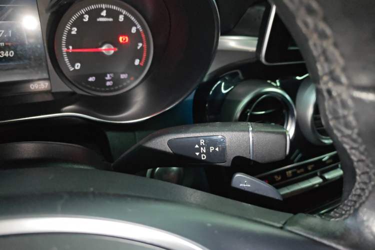 Used Mercedes-Benz GLC Coupe 2019 Facelift GLC 200 4MATIC Coupe SUV Gear Lever