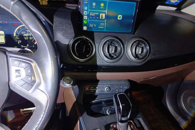 Used Wey VV5 2017 2.0T Flagship Edition Audio And AC Panel