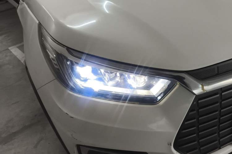 Used BYD Yuan New Energy 2019 EV535 Smart Connect Trendsetting Model
