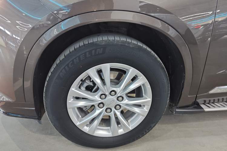 Used Cadillac XT6 2022 2.0T 7-Seater Four-Wheel-Drive Luxury Version Left Front Wheel Hub