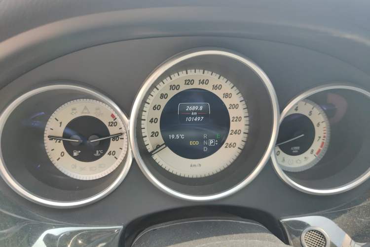 Used Mercedes-Benz CLS 2016 CLS 260 Elegant Edition Odometer Close Up
