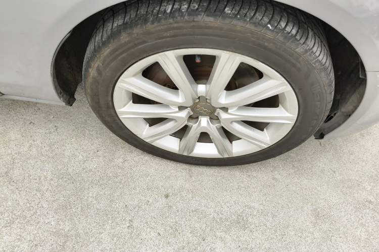 Used Audi A6L 2014 30 FSI Technology Model Right Front Wheel Hub