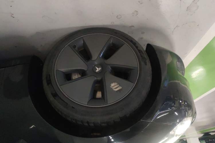 Used Tesla Model 3 2021 Standard Range Rear-Wheel Drive Upgraded Version 3D6 Left Front Wheel Hub
