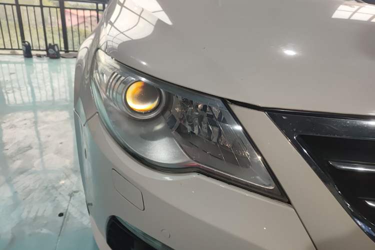 Used Volkswagen FAW-Volkswagen CC 2012 2.0 TSI Luxury Model Right Front Headlight