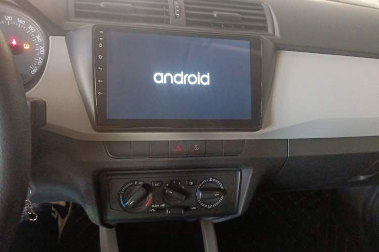 Used Skoda Fabia 2016 1.4L Automatic Car Enjoy Edition
