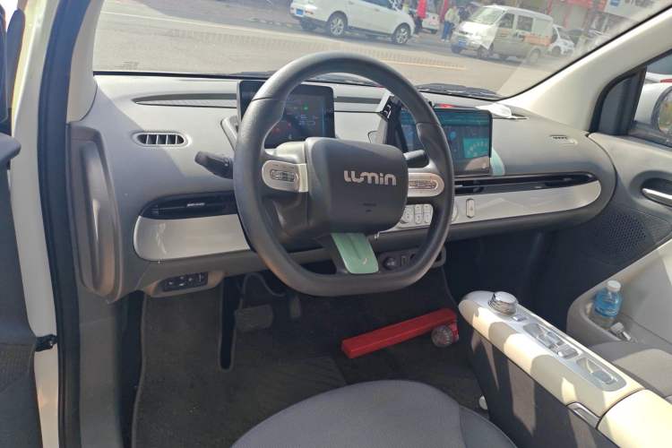 Used CHANGAN NEVO Lumin 2025 205 km Xiangqin Version Center Console