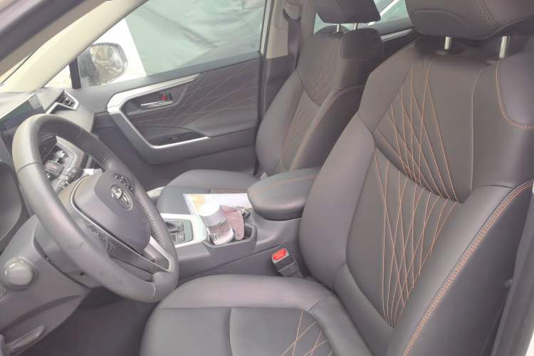 Used Toyota RAV4 2024 Dual-Motor 2.5L E-CVT Two-Wheel Drive Elite Plus Edition Left Front Seat