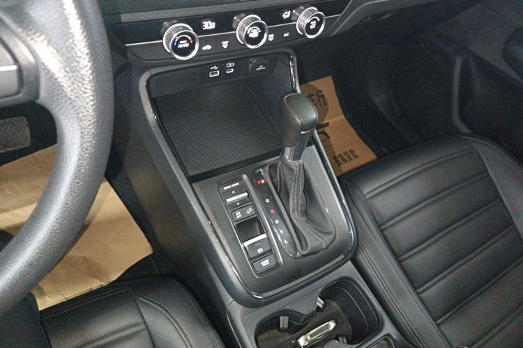 Used Honda Breeze 2023 240TURBO Two-Wheel Drive Elite Edition 5 Seats Gear Lever