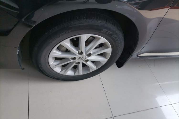 Used Toyota Camry 2016 2.0G 10th Anniversary Leading Edition
