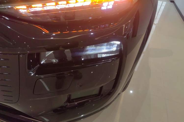 Used Audi Q6L e-tron 2026 First Launch Navigation Edition Left Front Headlight