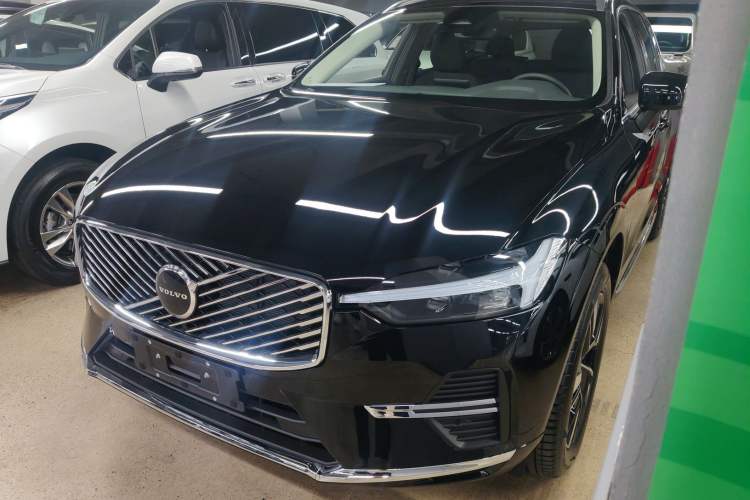 Used Volvo XC60 2026 B5 4x4 Smart Luxury Edition