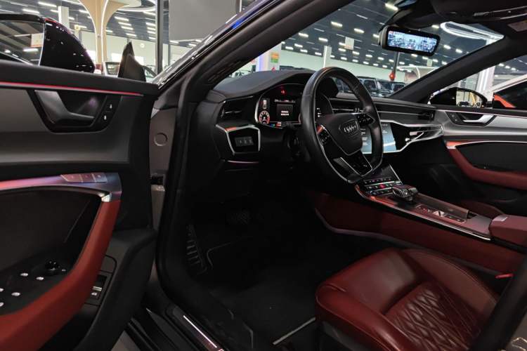 Used Audi A7L 2024 45 TFSI quattro S-line Shadow Warrior Edition
