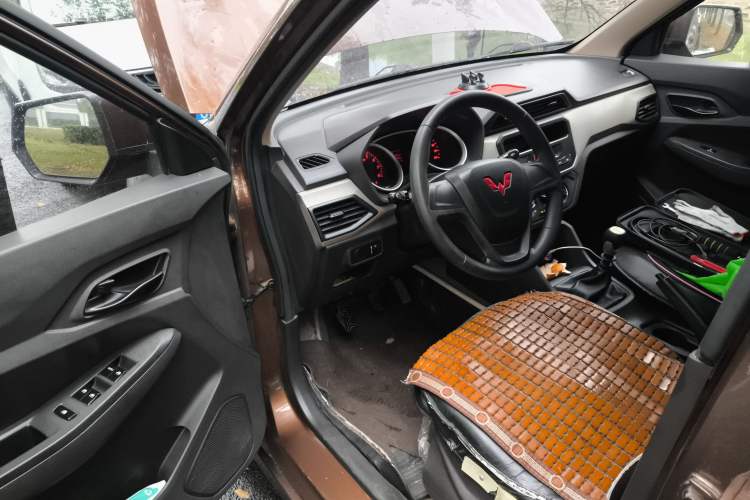 Used Wuling Hongguang 2021 1.5L Revised S Standard Version Hydraulic-Power-Assisted LAR