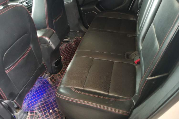 Used Zotye Domy X5 2015 1.5T Manual Luxury Version China IV Standard
