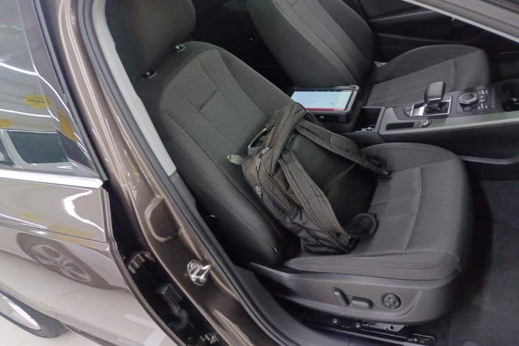 Used Audi A4L 2018 30th Anniversary Edition 30 TFSI Ambition Model Right Front Seat