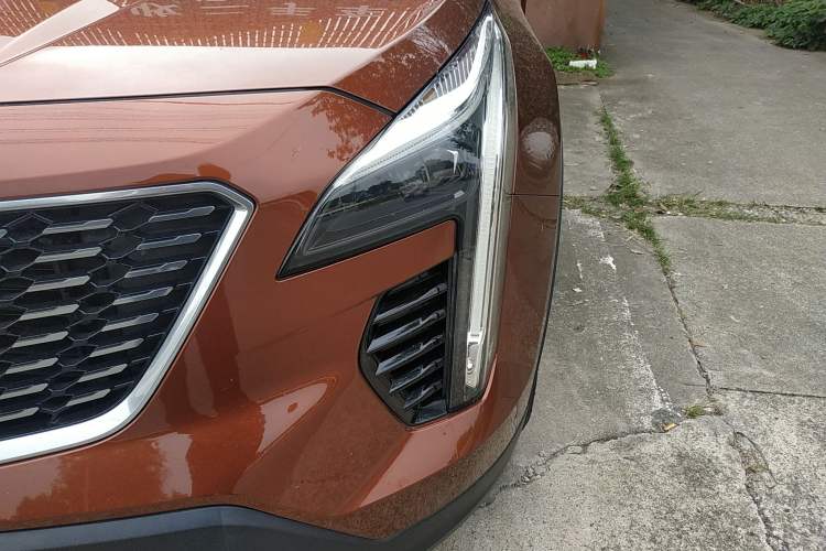 Used Cadillac XT4 2021 28T Two-Wheel Drive Leading Version
