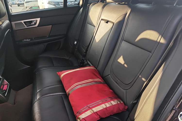 Used Jaguar XF 2015 XF 2.0T 80th Anniversary Collector's Edition
