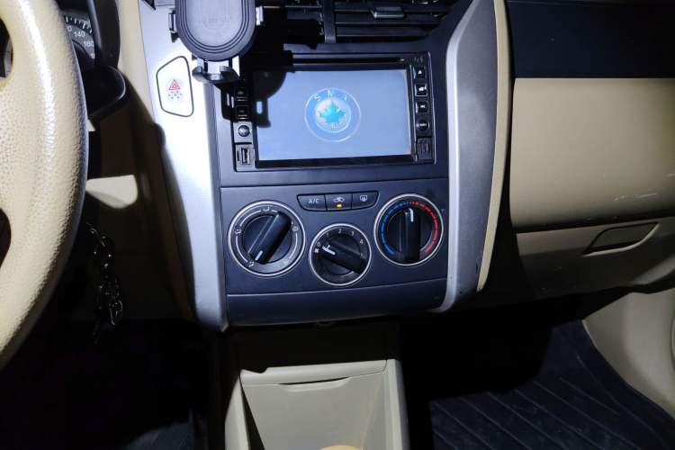 Used Venucia D50 2013 1.6L Manual Fashion Edition Audio And AC Panel