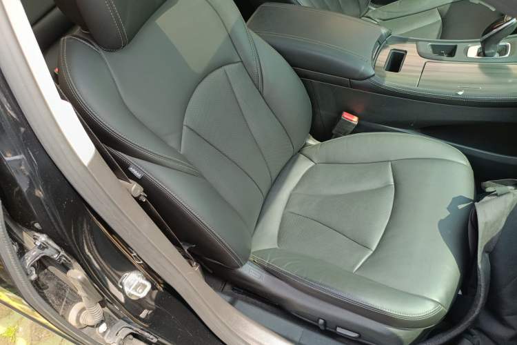 Used Buick LaCrosse 2018 20T Elite Edition Right Front Seat