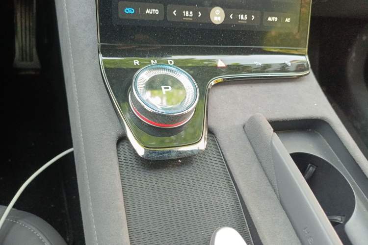 Used VOYAH PASSION 2024 PHEV Four-Wheel Drive Ultra-Long Range Flagship Model