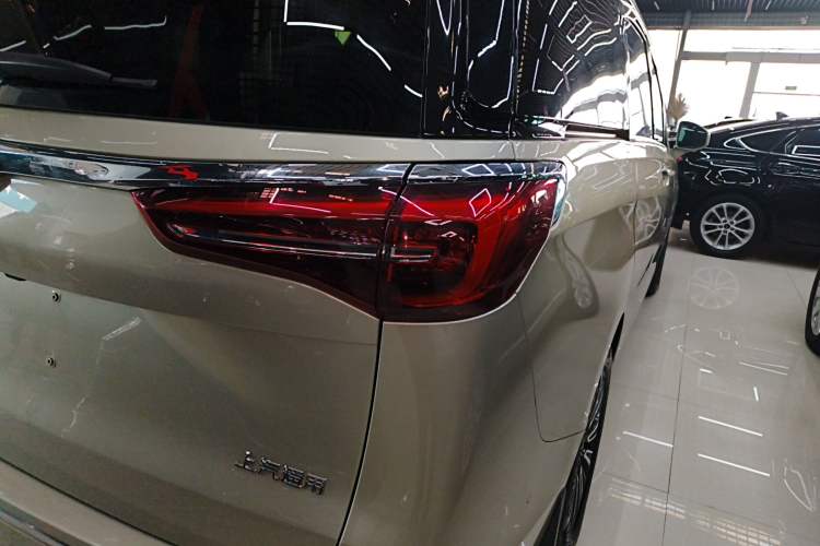 Used Buick GL8 2020 ES Land Cruiser 653T Luxury Model
