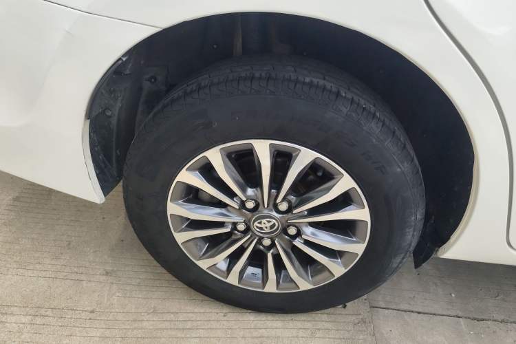Used Toyota Corolla 2017 Revised Version 1.2T S-CVT GL Exterior 5