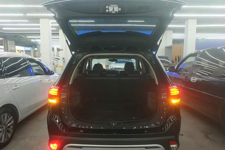 Used Mitsubishi Outlander 2019 2.0L Two-Wheel Drive Comfort Edition 5 Seats China V Standard Trunk