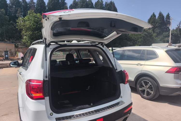 Used Haval H6 2015 Revised Version Sport Edition 1.5T Manual Transmission Two-Wheel Drive Elite Grade