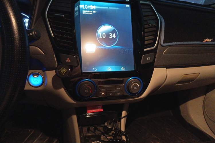 Used Dongfeng Aeolus E70 2018 Super-Intelligent Edition Audio And AC Panel