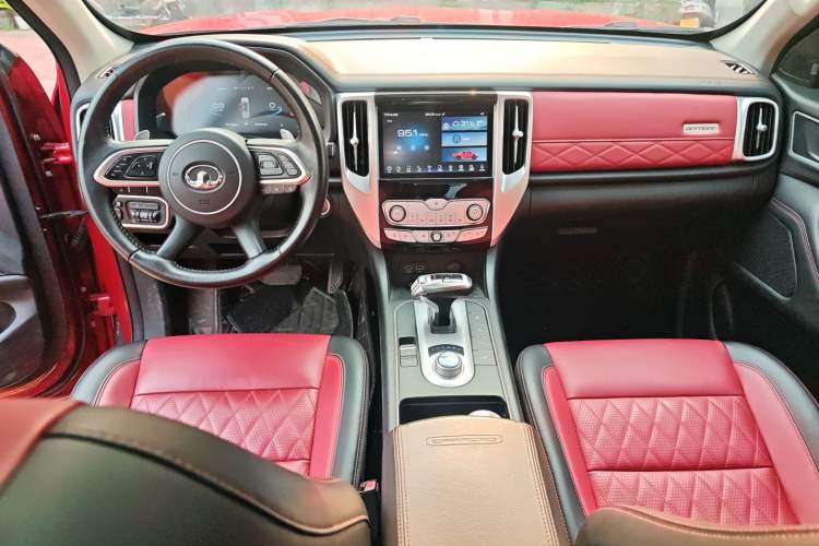 Used Great Wall Poer 2020 2.0T Off-Road Edition Automatic Diesel 4x4 High-End Version GW4D20M Center Console