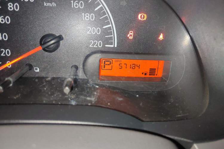 Used Nissan Sunny 2016 1.5XE CVT Leading Edition Odometer Close Up