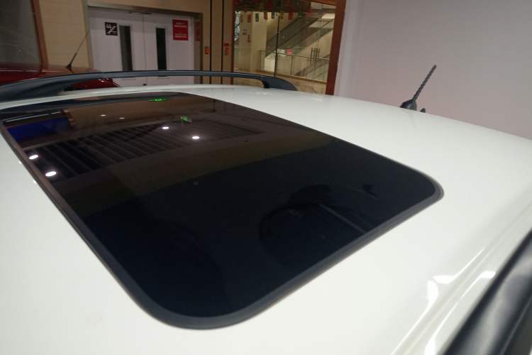 Used SsangYong Actyon 2014 2.3L Two-Wheel Drive Automatic Elite Gasoline Version
