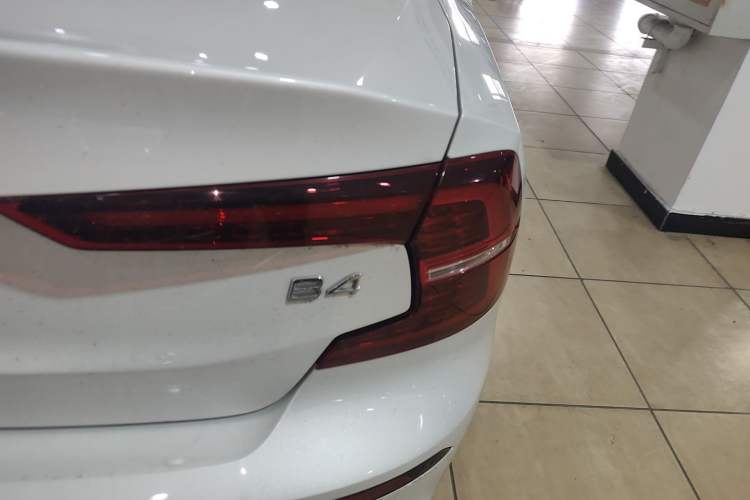 Used Volvo S60 2022 B4 Zhiyuan Luxury Edition
