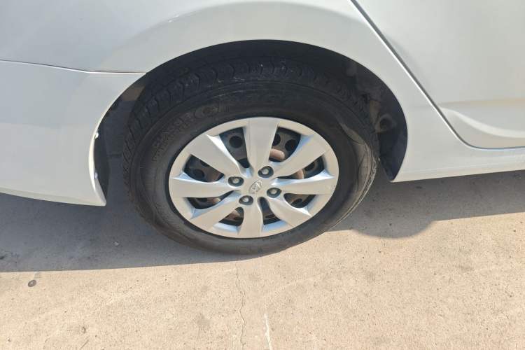 Used Hyundai Verna (older generation) 2014 1.4L Manual Smart GLS Trim
