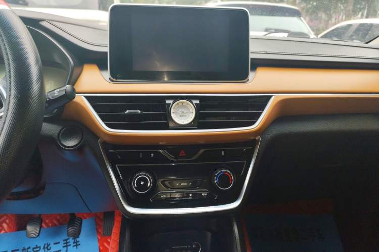 Used Wuling Hongguang S3 2018 1.5L Manual Luxury Model China V Standard