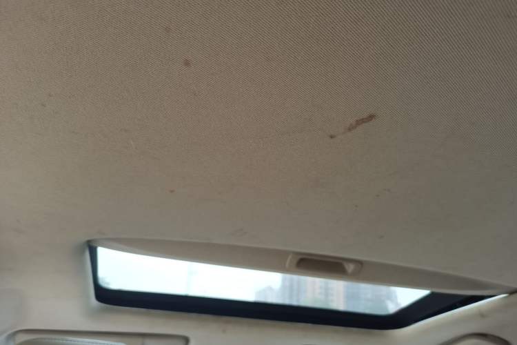 Used Honda Crider 2013 1.8L automatic luxury edition Headliner