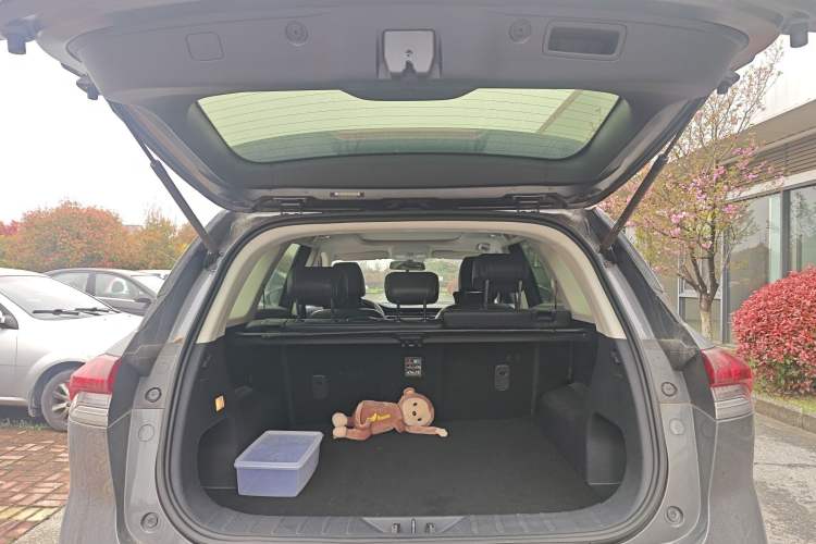 Used CHANGAN OSHAN X7 2020 1.5T Automatic Luxury Model Trunk