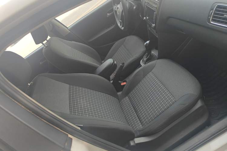 Used Volkswagen Polo 2014 1.6L Automatic Comfort Edition Right Front Seat