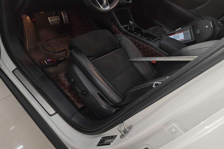 Used Volvo XC40 2021 T4 Four-Wheel Drive Smart & Sporty Edition Left Front Seat