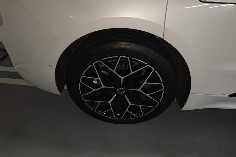 Used Zeekr 001 2025 WE Edition 95 kWh All-Wheel Drive Exterior 5