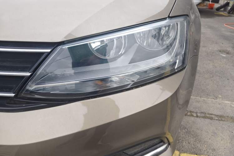 Used Volkswagen Sagitar 2017 1.6L Automatic Comfort Model Left Front Headlight