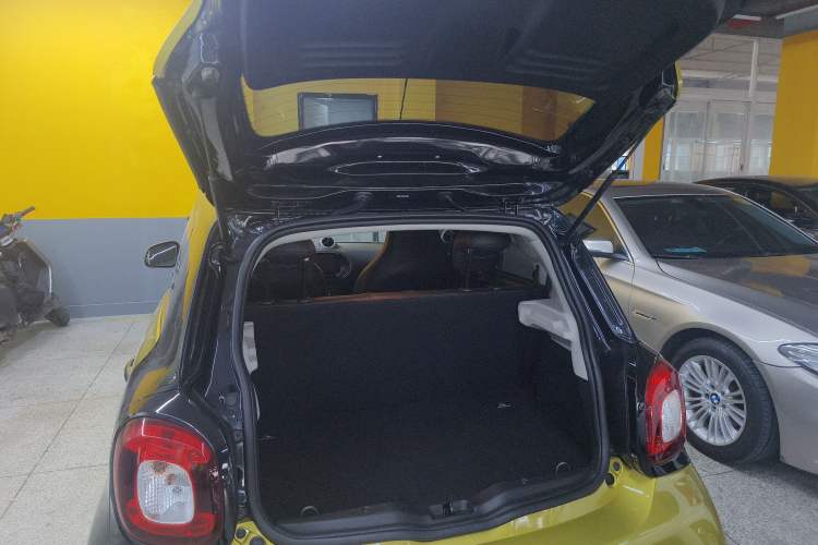 Used smart forfour 2016 1.0L 52 kW Dynamic Edition