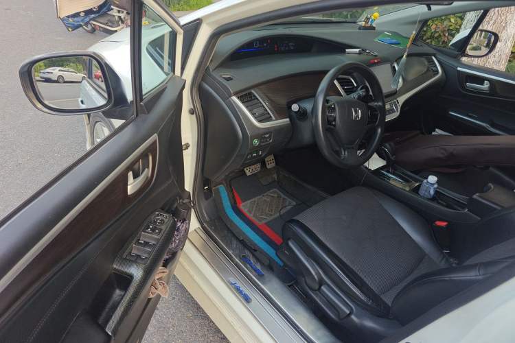 Used Honda Jade 2016 1.8L Automatic Comfort Elite Version 5 Seats
