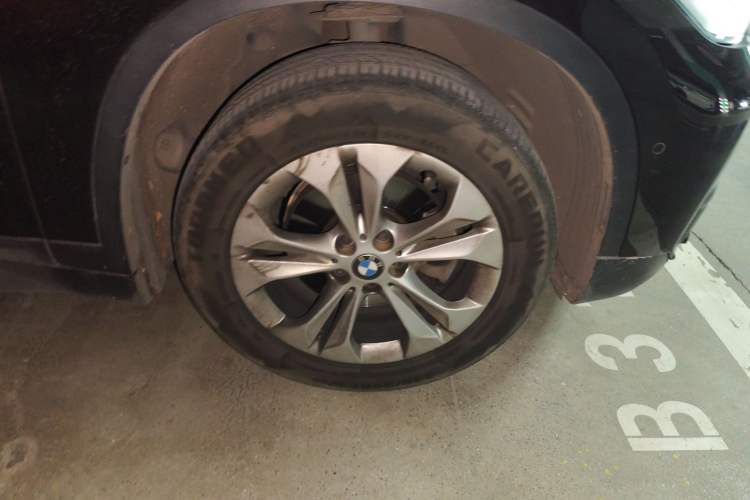 Used BMW X1 2016 sDrive18Li Premium Edition Right Front Wheel Hub